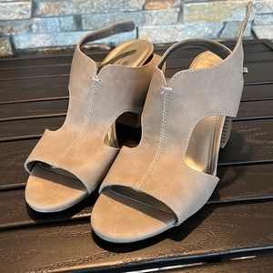 NWT-WORTHINGTON WOMENS BANJO BLOCK HEELED SHOES